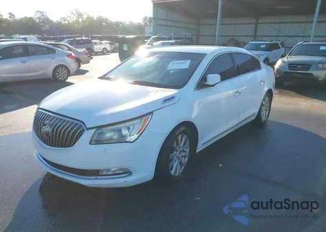 2015 Buick Lacrosse z USA, uszkodzony, nr VIN 1G4GB5GR3FF262137